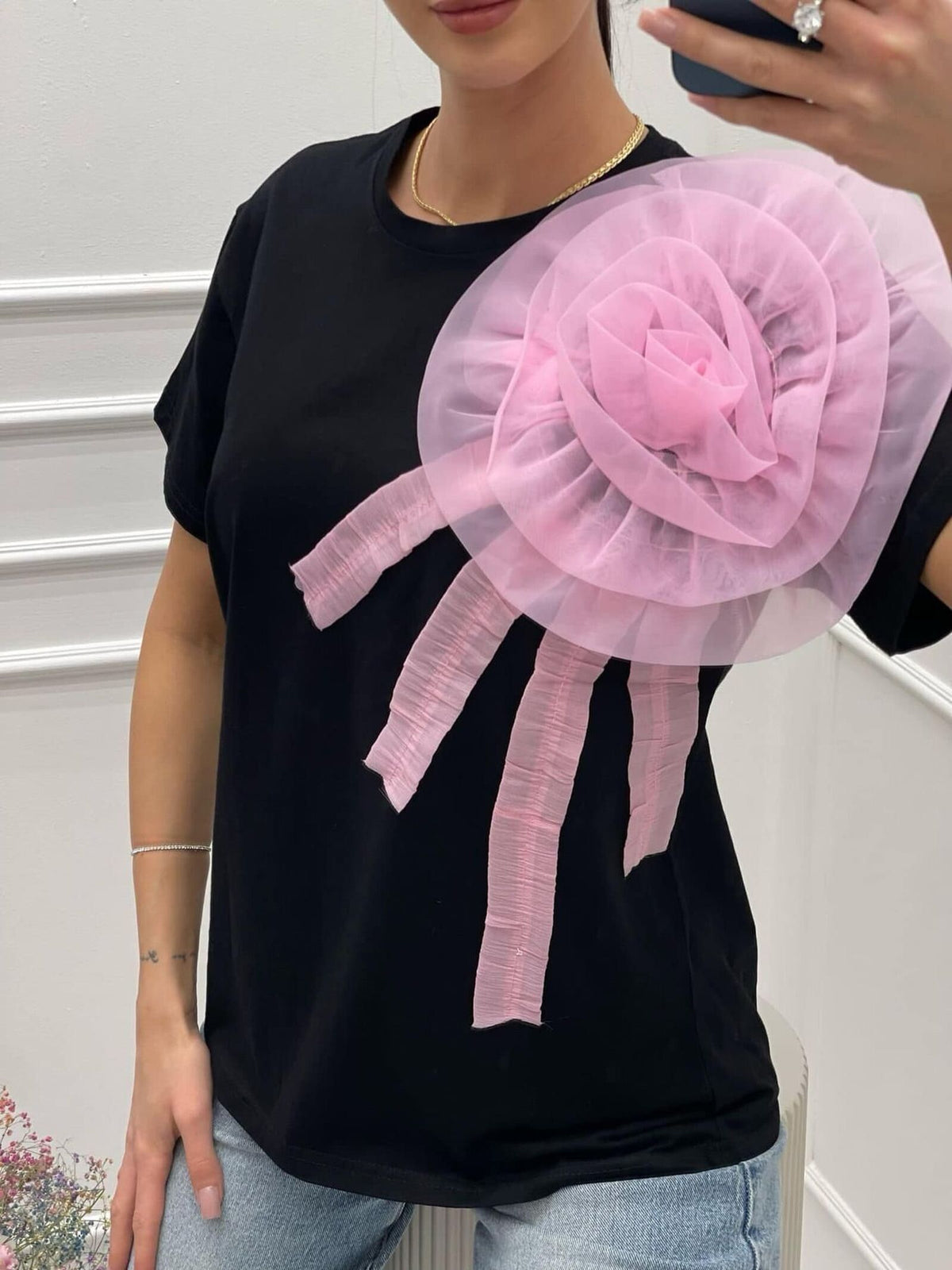 tricou-negru-cu-accesoriu-tul-linz