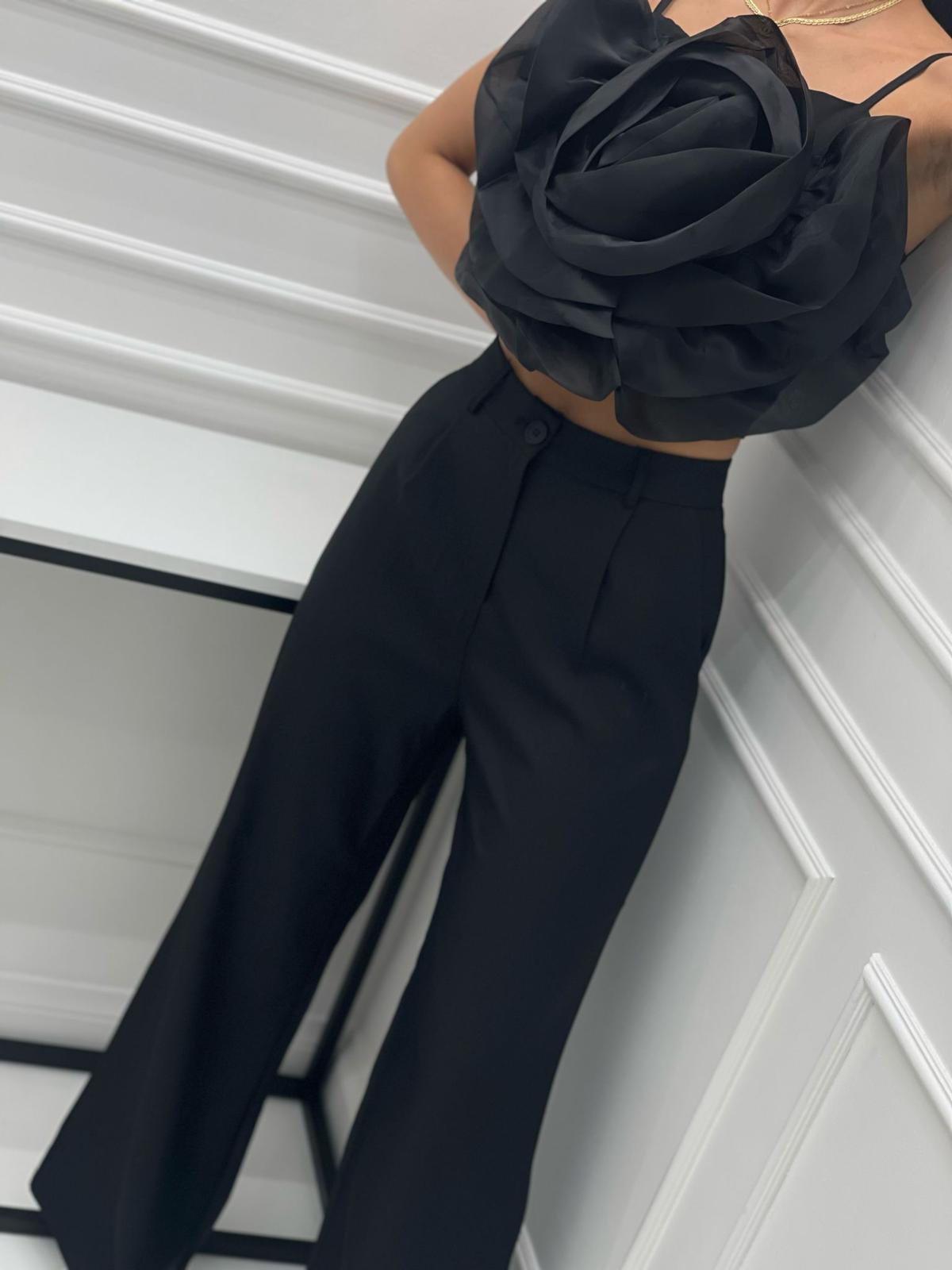 Compleu-negru-top-extravagant-si-pantalon-Madrid