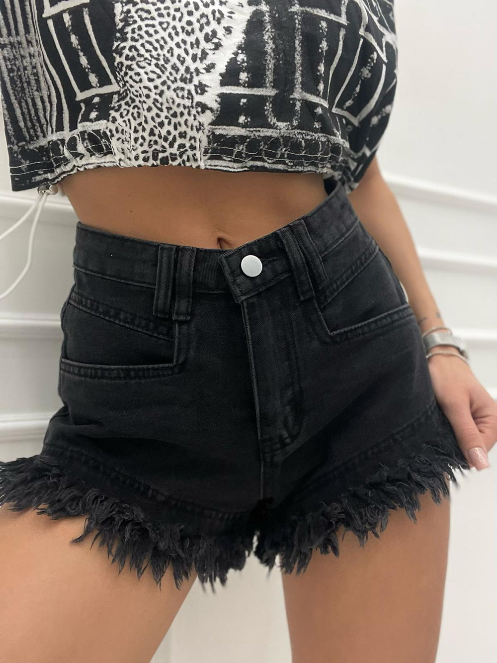 Pantaloni-scurti-din-denim-negri-Kity (2)