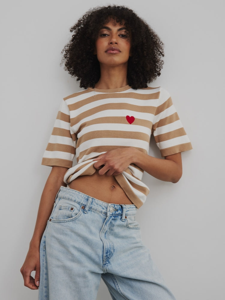 Tricou-in-dungi-bej-cu-inima-Maryon (3)