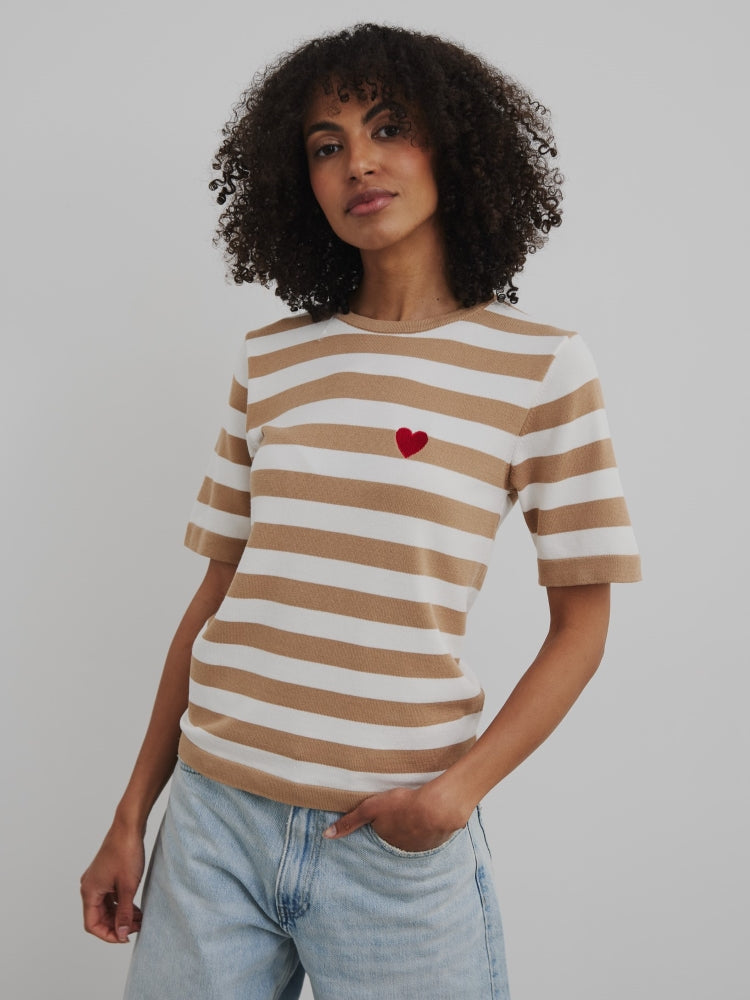 Tricou-in-dungi-bej-cu-inima-Maryon (4)