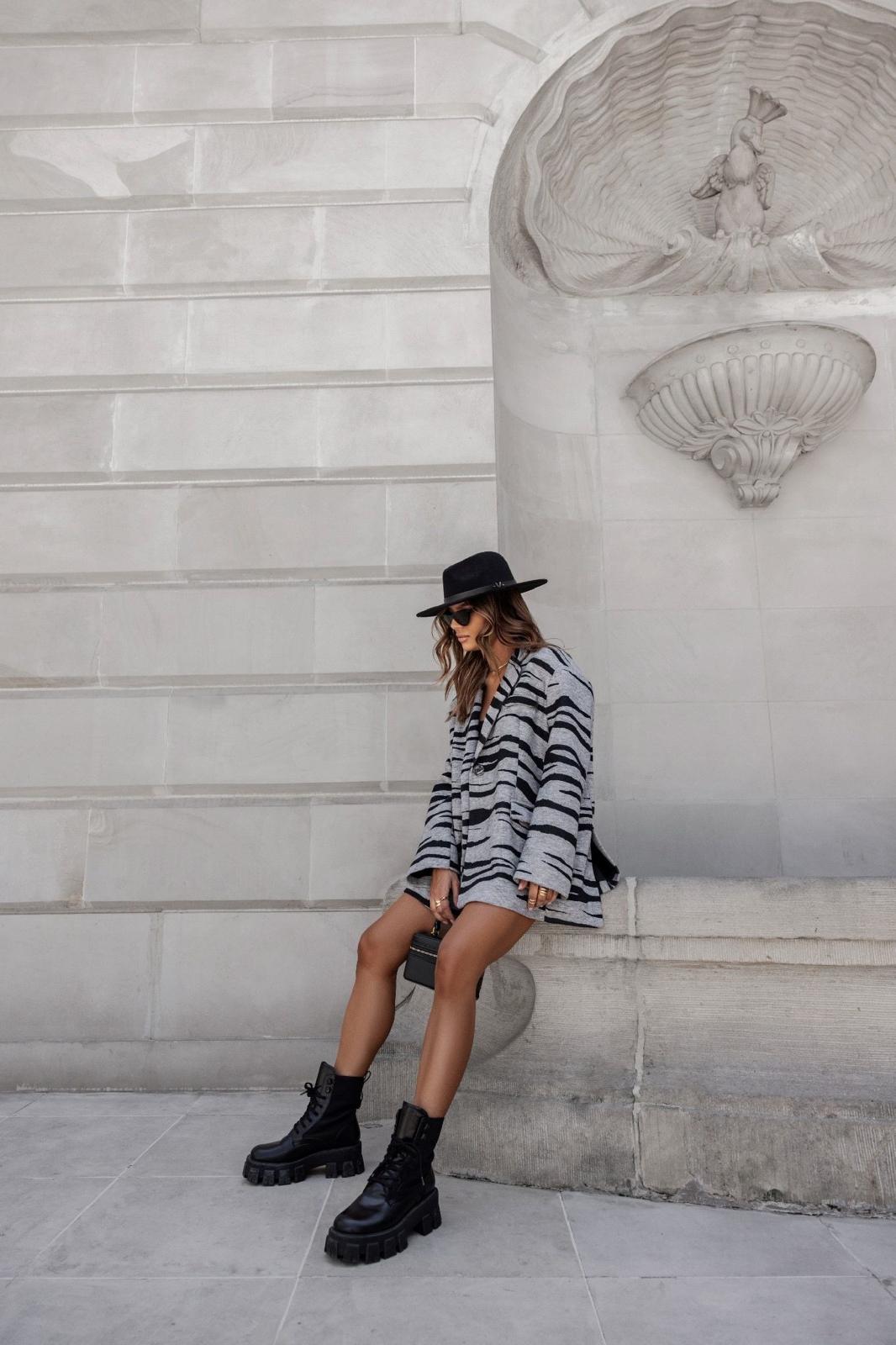 Sacou dama oversized alb negru Malvone - mauri.ro (2)