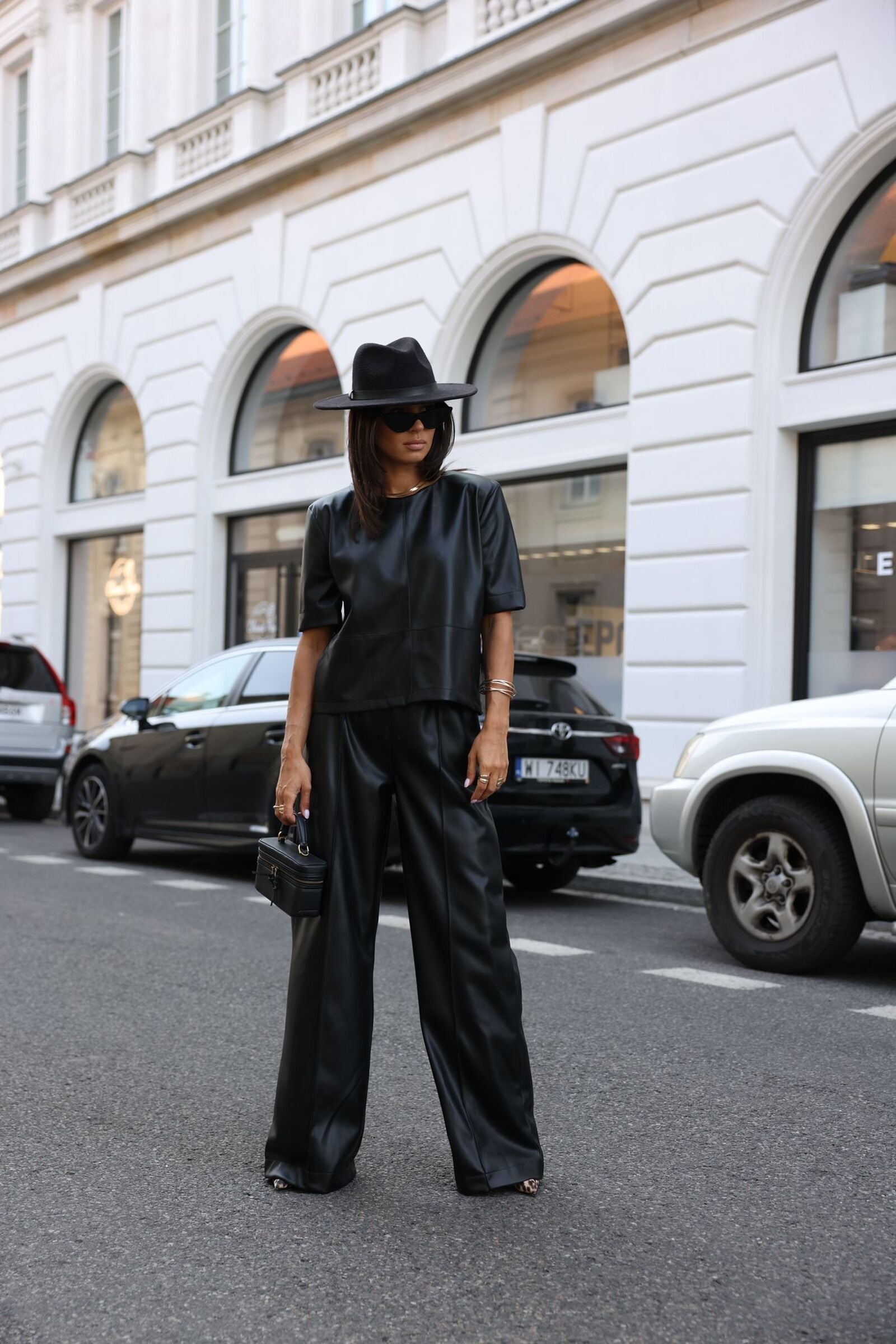 Compleu-bluza-si-pantaloni-negru-Safran (4)