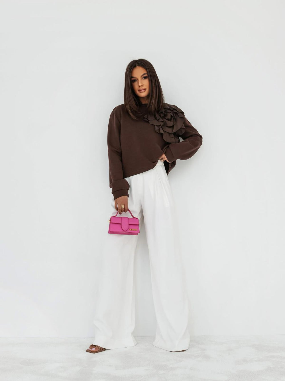 Bluza-ecru-cu-floare-Calla