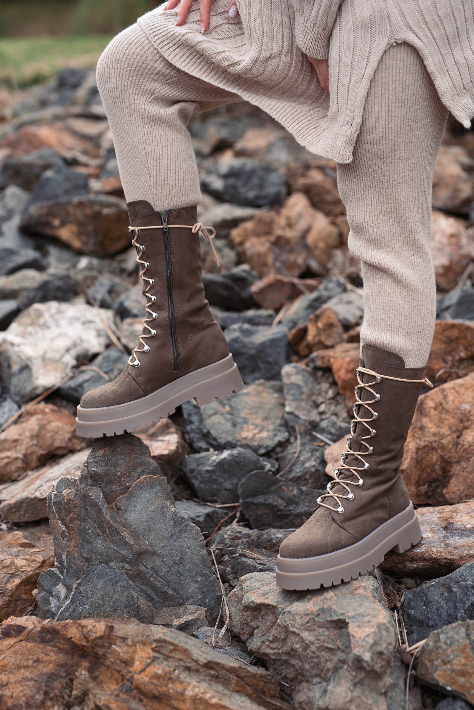 ghete-din-piele-naturala-phoebe-brutus-7