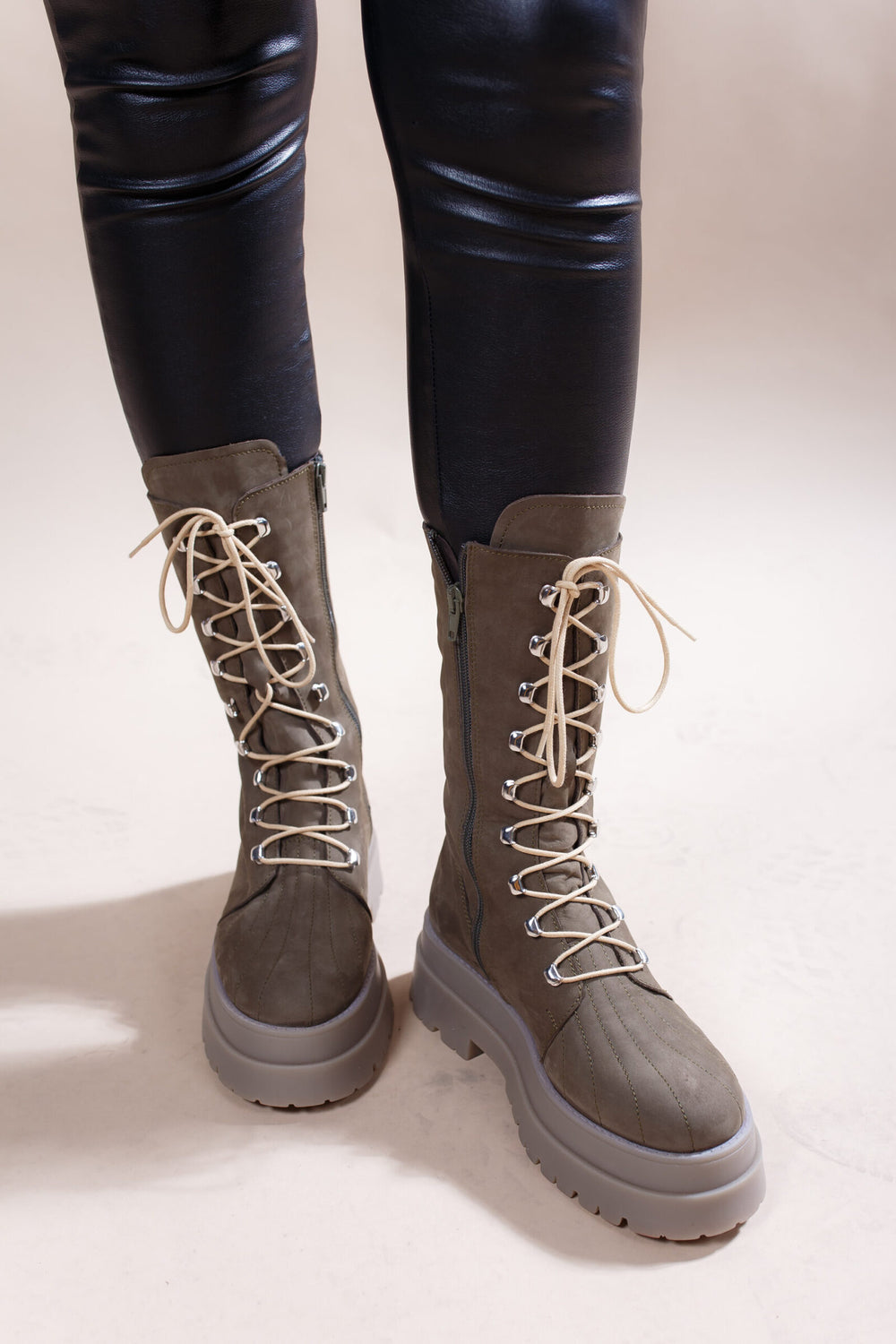 ghete-din-piele-naturala-phoebe-brutus-scaled