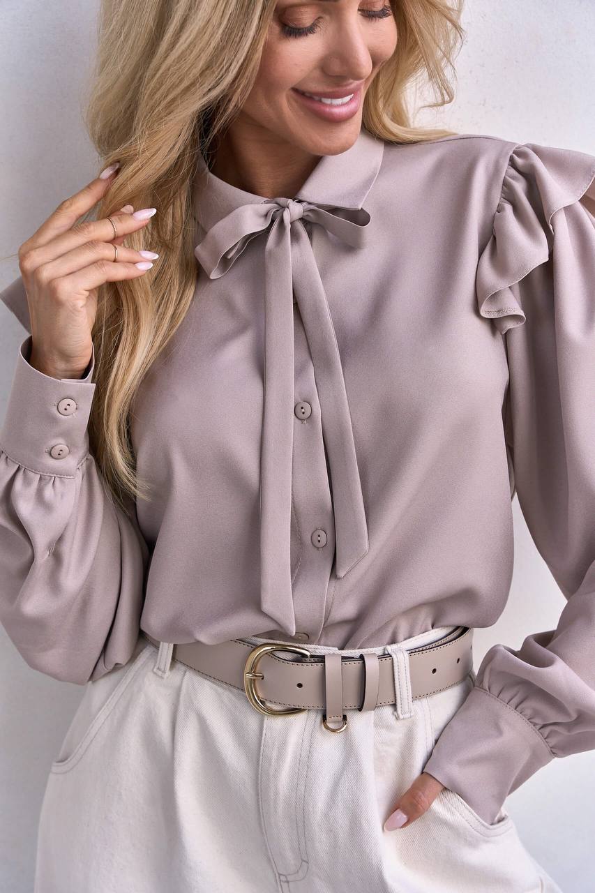 Camasa-cu-volane-la-umeri-nude-Fiánce (3)