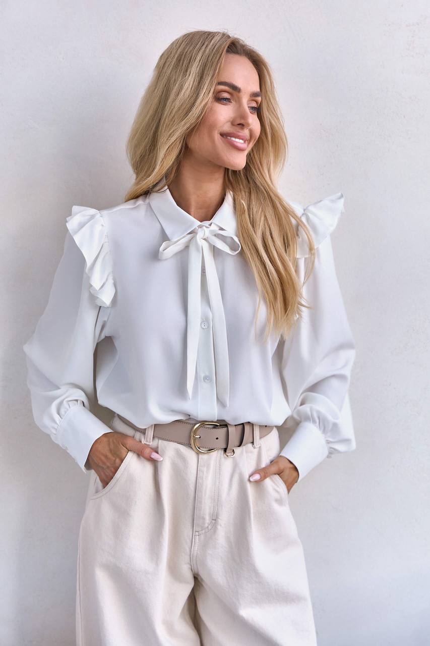 Camasa-cu-volane-la-umeri-nude-Fiánce (4)