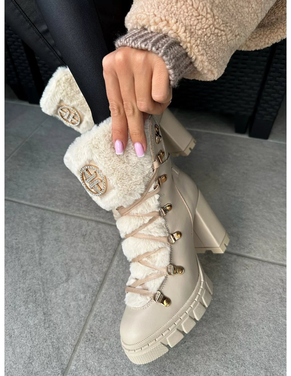 Ghete-cu-toc-bej-din-piele-naturala-FABIA (2)