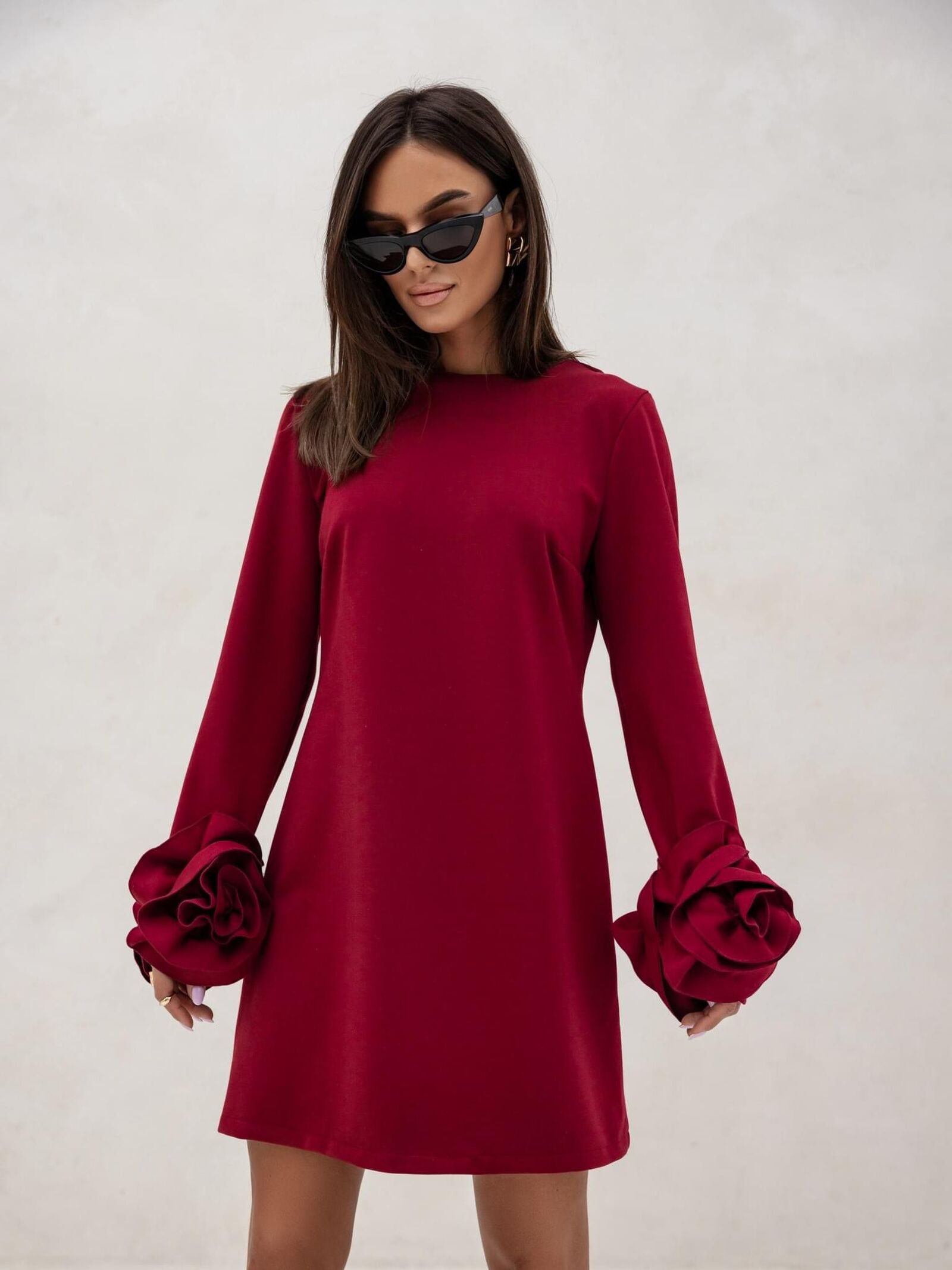 Rochie-dama-eleganta-burgundi-cu-volane-tip-floare (3)