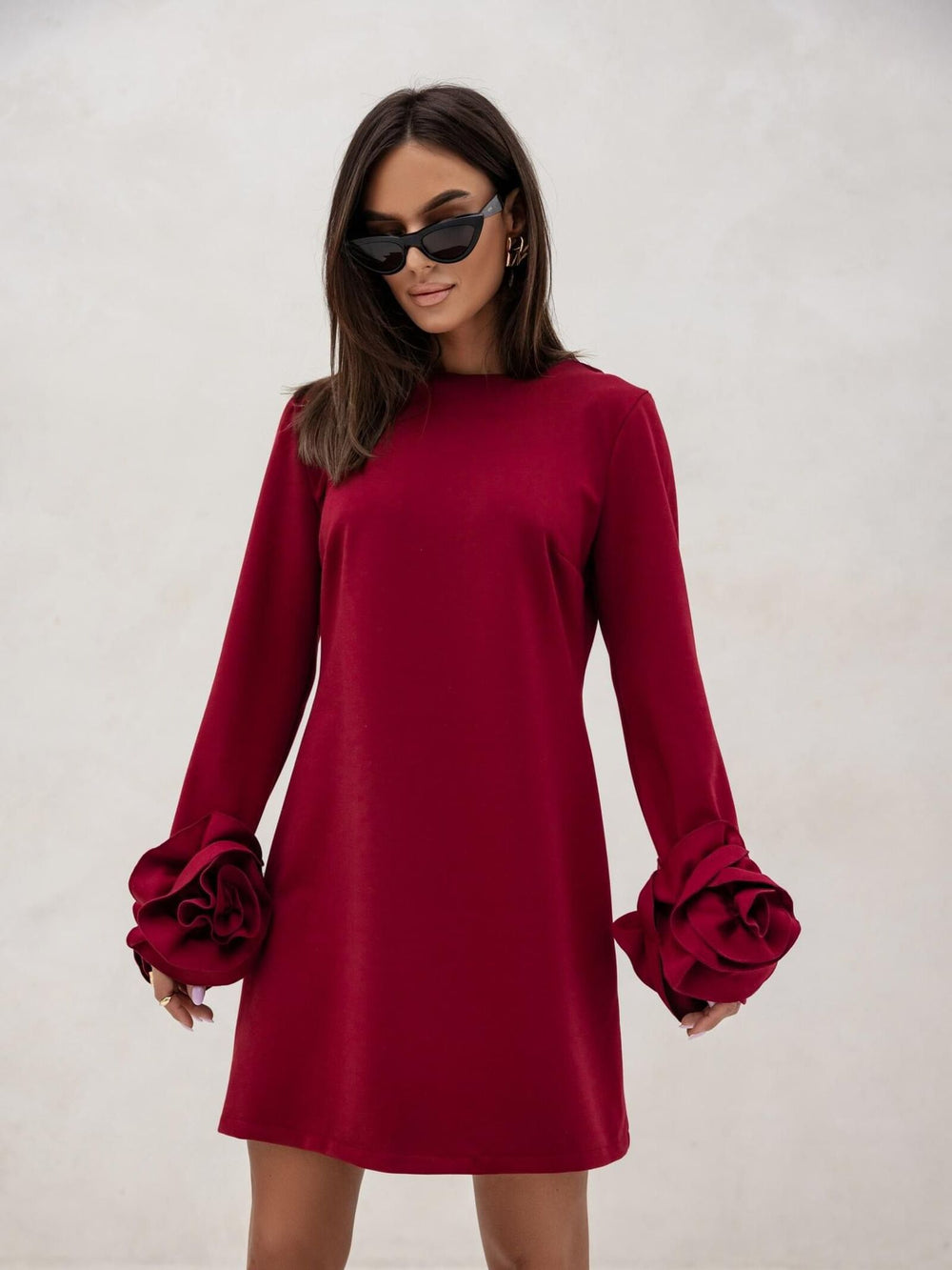 Rochie-dama-eleganta-burgundi-cu-volane-tip-floare (3)