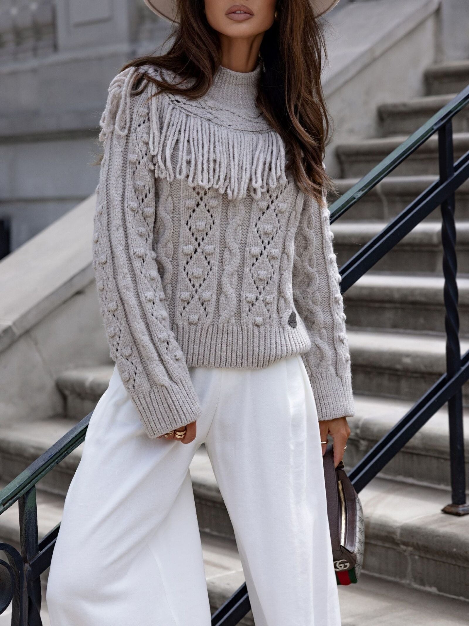 Bluza-dama-cu-ciucuri-taupe-Monroe