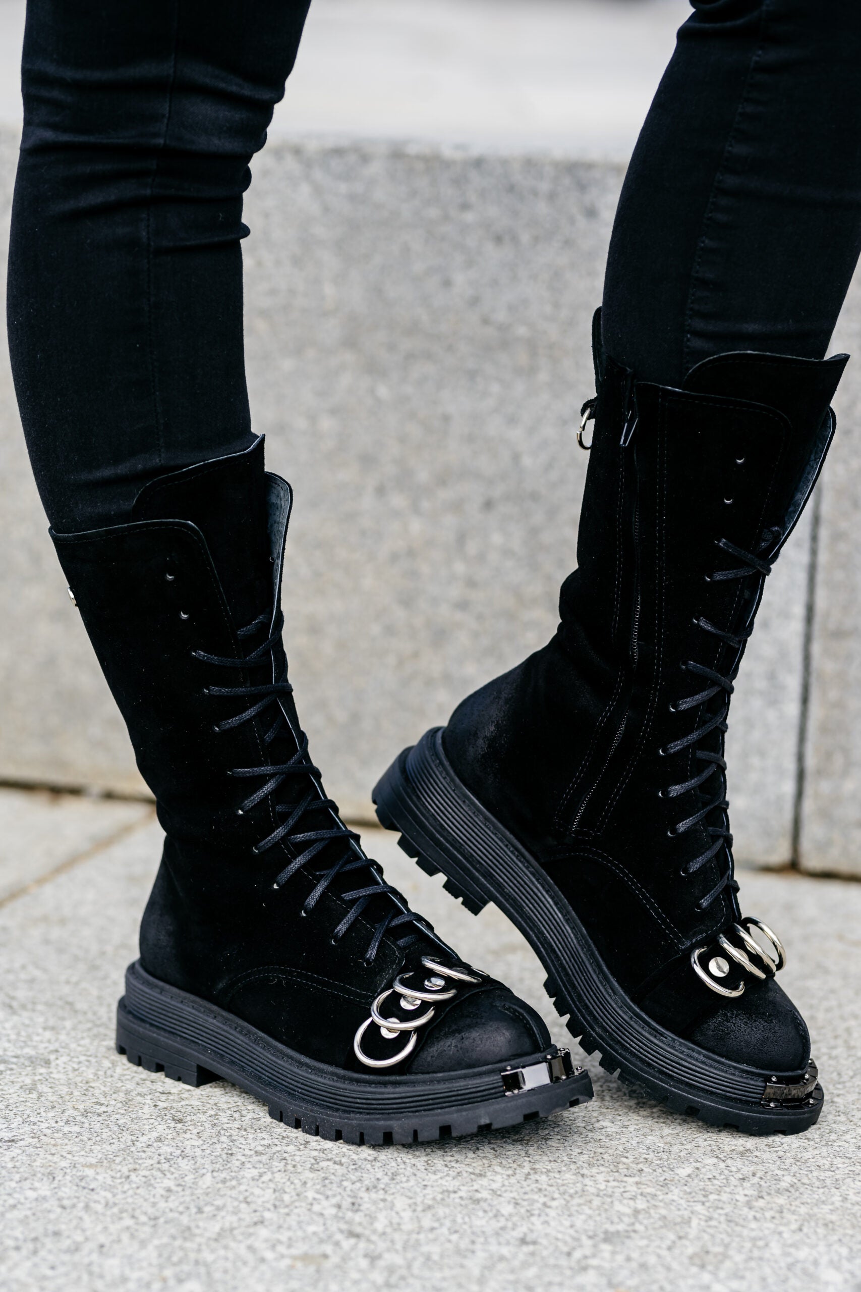 Ghete din piele intoarsa naturala negre Vichi