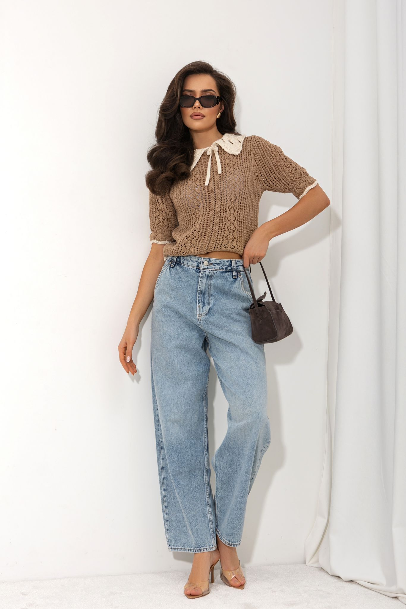 bluza tricotata maro cu guler contrast