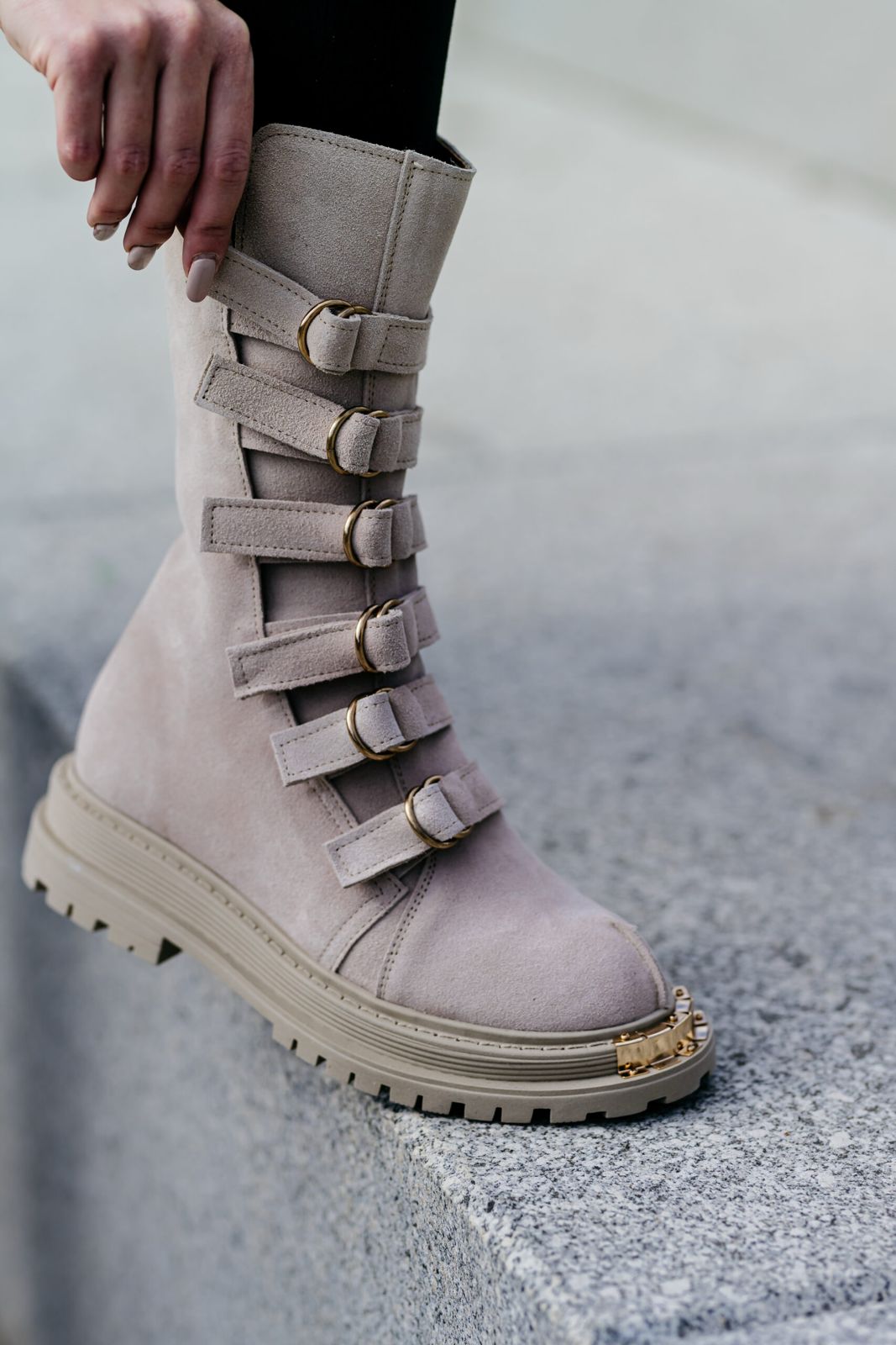 Ghete din piele naturala bej Capri