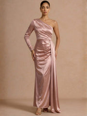Rochie lunga cu o maneca roz