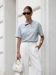 Tricou cu guler decorativ și fundă contrast