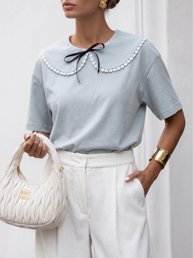 Tricou cu guler decorativ și fundă contrast