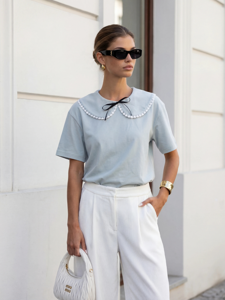 Tricou cu guler decorativ și fundă contrast